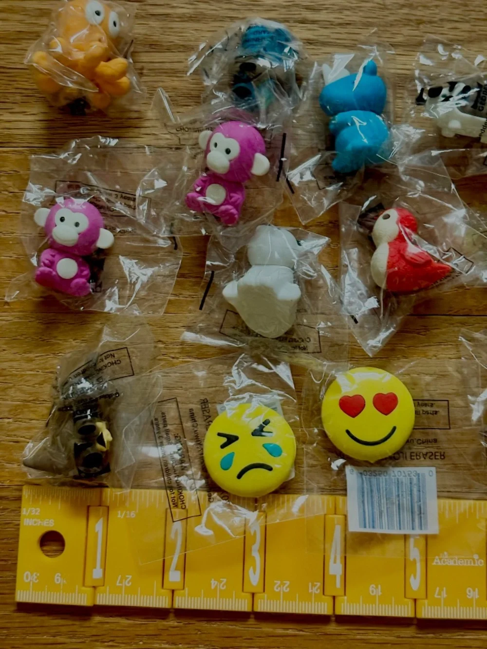 Set of 16 Assorted Animal Emoji Erasers Desk Pets 3D School Supplies New Sealed